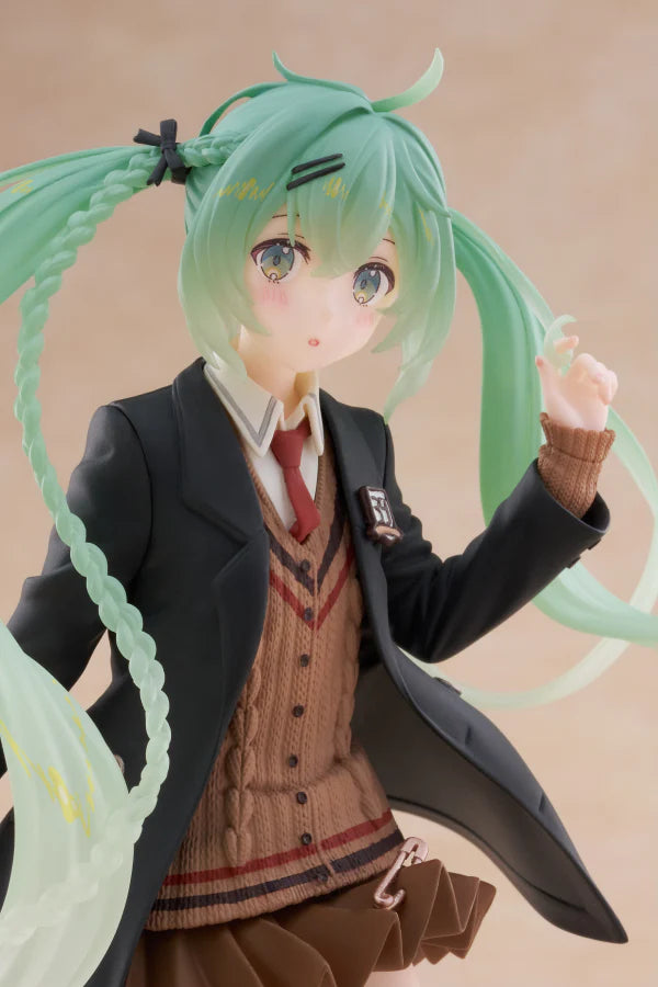 Hatsune Miku: Fashion Figure (Preppy Ver.)